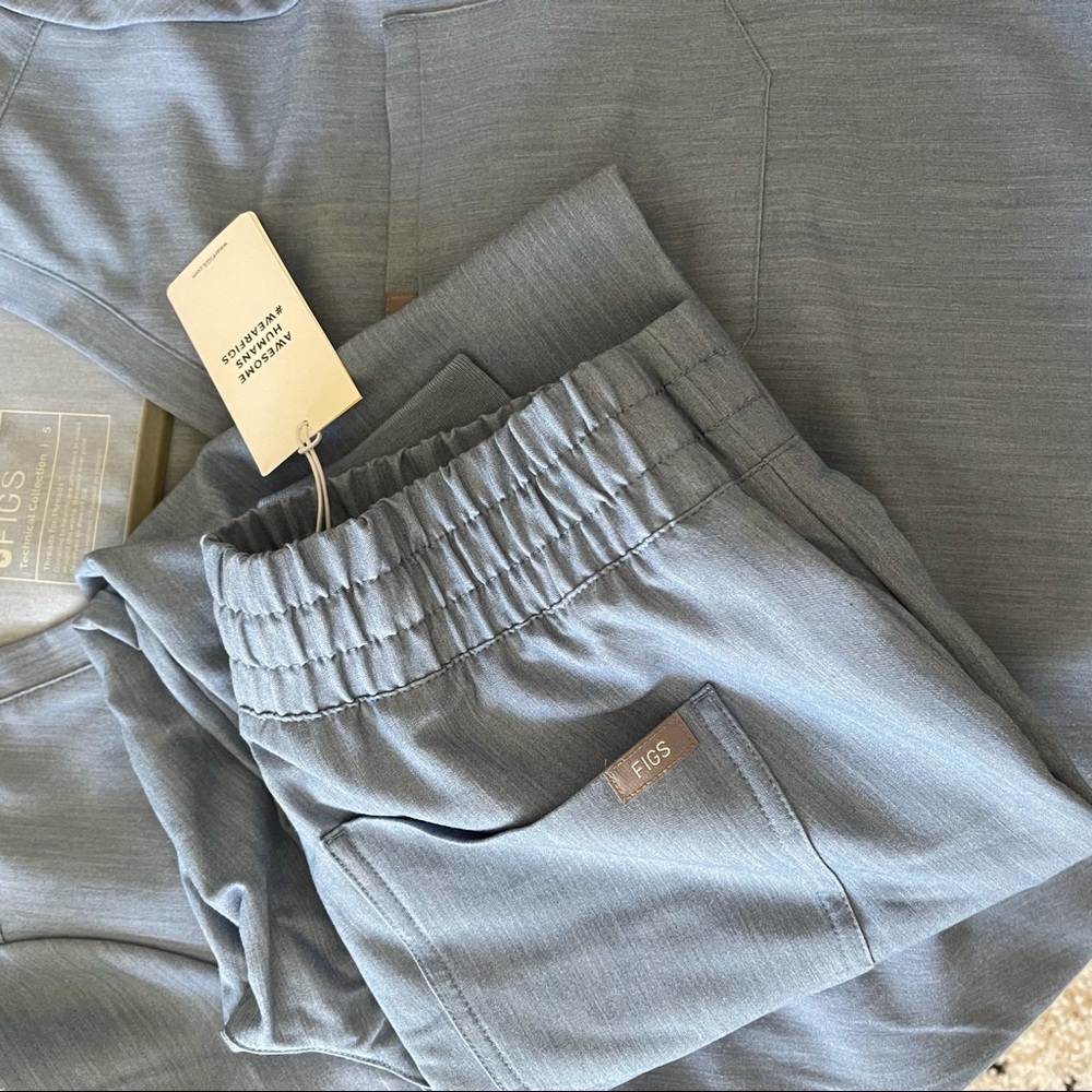 Figs indigo Zamora Joggers and Catalina top